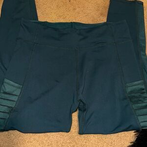 Mono B Seamless Highwaist cropped Blue Leggings size Large Activewear yoga